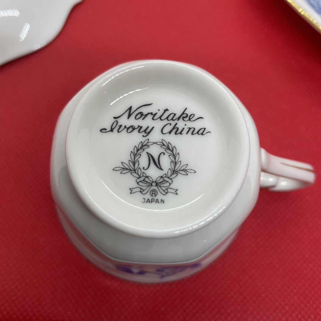 Noritake(ノリタケ)の美品 ノリタケ アイボリーチャイナ ブルーローズ デミタスカップ&ソーサー 4客 インテリア/住まい/日用品のキッチン/食器(グラス/カップ)の商品写真