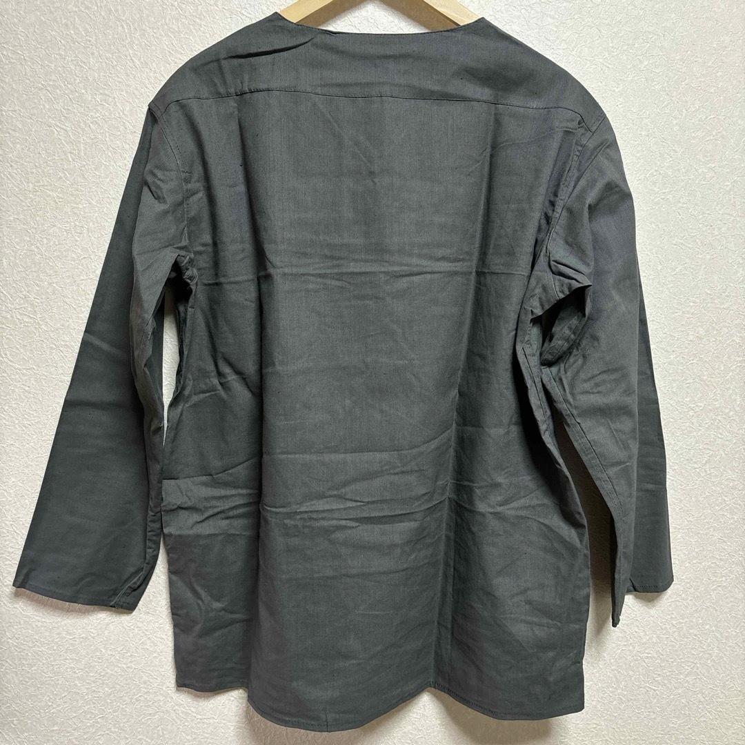 MILITARY(ミリタリー)の「デッドストック」ロシア軍　Vネックスリーピングシャツ薄手 メンズのトップス(Tシャツ/カットソー(七分/長袖))の商品写真