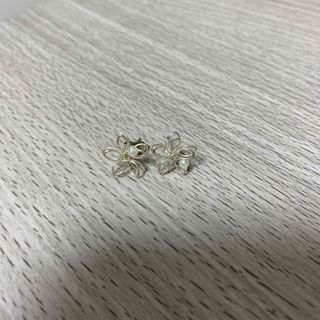 ピアス　お花型(ピアス)