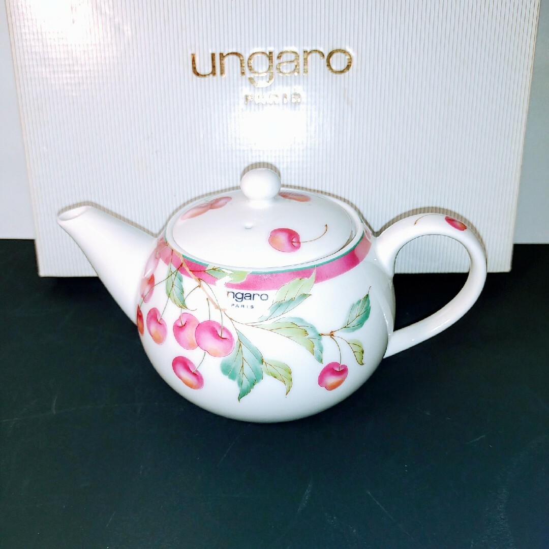 ウンガロ(ungaro)茶器セット　急須と湯呑み5種 インテリア/住まい/日用品のキッチン/食器(グラス/カップ)の商品写真