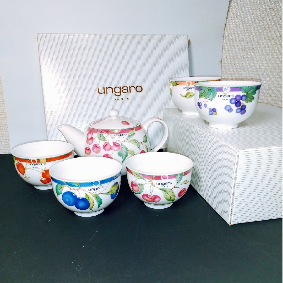 ウンガロ(ungaro)茶器セット　急須と湯呑み5種 インテリア/住まい/日用品のキッチン/食器(グラス/カップ)の商品写真