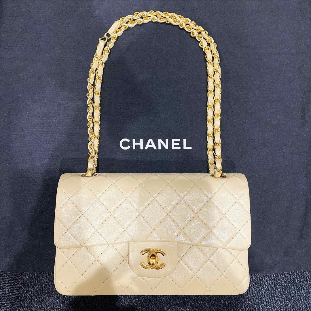 CHANEL(シャネル)のCHANELシャネル マトラッセ ラムスキンWフラップゴールド金具 美品 レディースのバッグ(ハンドバッグ)の商品写真