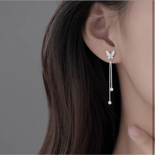 ♡人気商品♡蝶々 ピアス 韓国  シルバー クリスマス プレゼント(ピアス)