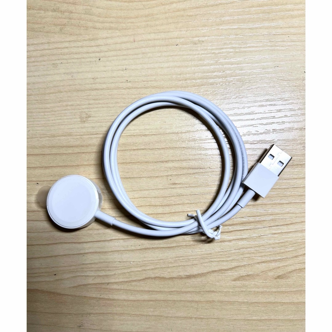 新品未使用-アップル 純正 Apple Watch ケーブル　タイプA スマホ/家電/カメラの生活家電(変圧器/アダプター)の商品写真