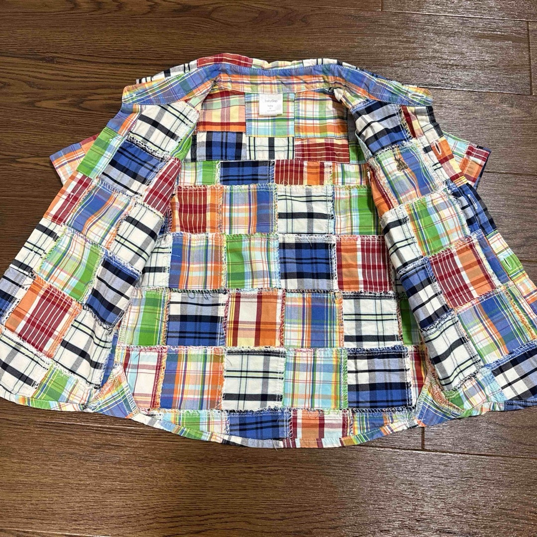 GAP Kids(ギャップキッズ)のBaby Gap パッチワークシャツ　サイズ80 キッズ/ベビー/マタニティのキッズ服男の子用(90cm~)(ブラウス)の商品写真