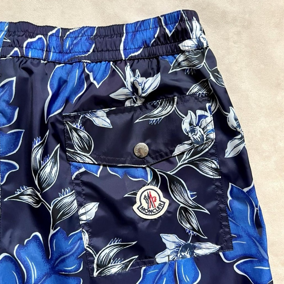 MONCLER - 【新品未使用タグ付き】MONCLER 水陸両用 ショート MONCLER - 【新品未使用タグ付き】MONCLER 水陸両用 ショート