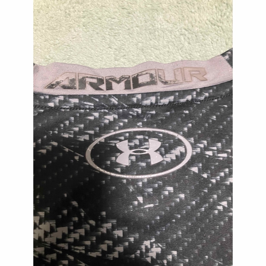 UNDER ARMOUR(アンダーアーマー)のアンダーアーマー  ヒートギア　コンプレショッンシャツ　黒③ メンズのトップス(Tシャツ/カットソー(半袖/袖なし))の商品写真
