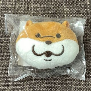 可愛い嘘のカワウソ ぬいぐるみバッジ 非売品 マスコット ノベルティ(キャラクターグッズ)