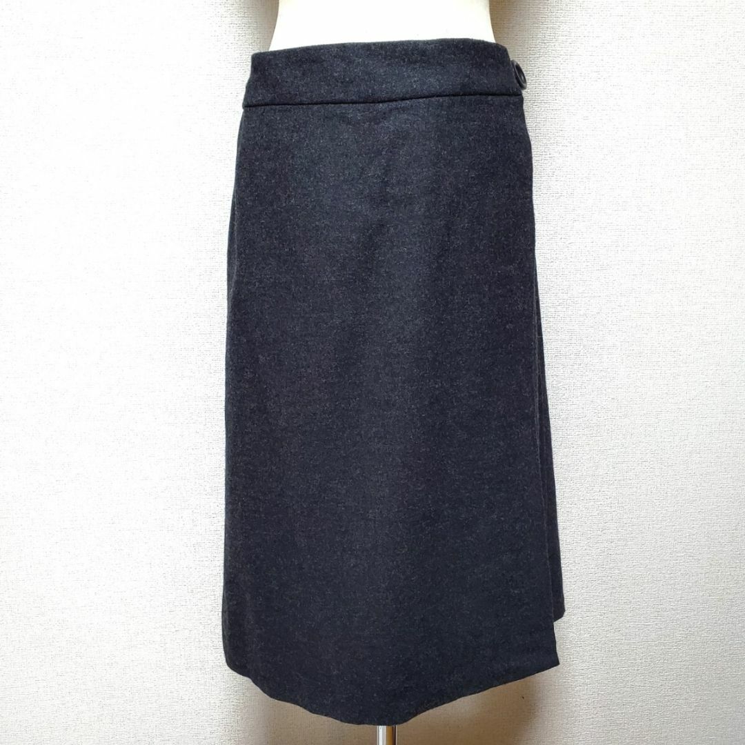 UNTITLED(アンタイトル)のUNTITLED アンタイトル 巻きスカート チャコール カシミヤ混 サイズ2（ レディースのスカート(ひざ丈スカート)の商品写真