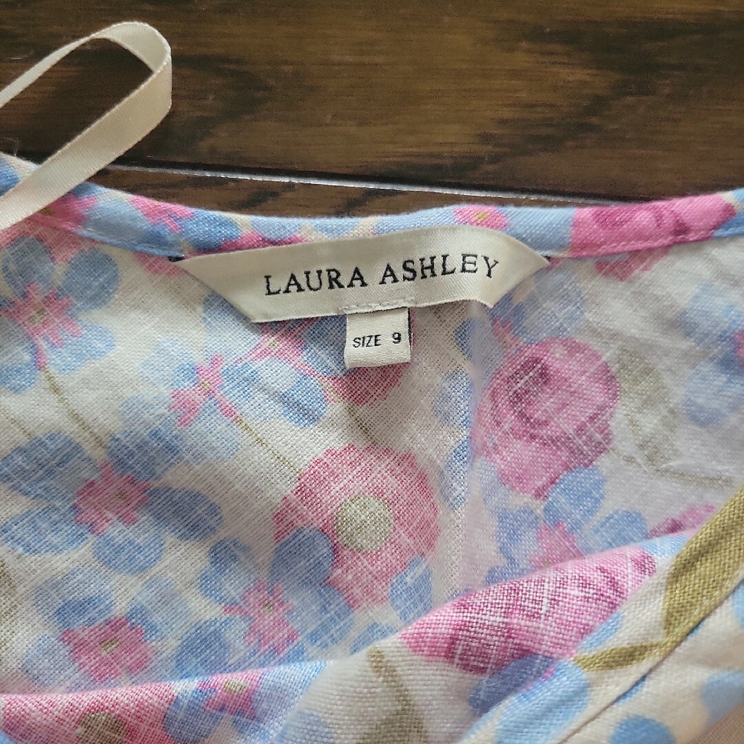 LAURA ASHLEY(ローラアシュレイ)の【新品未使用】LAURA ASHLEY　花柄フレアスカート レディースのスカート(ひざ丈スカート)の商品写真