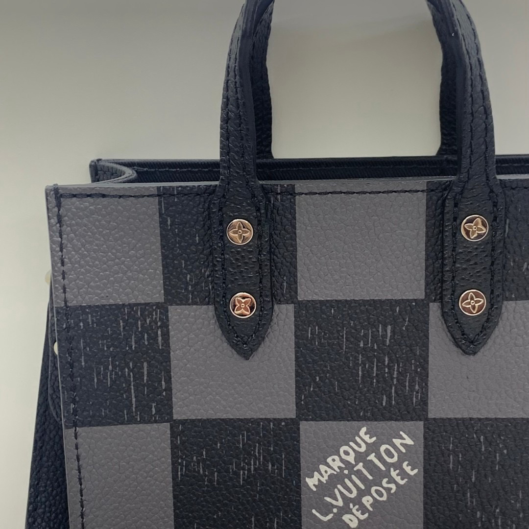 LOUIS VUITTON(ルイヴィトン)の　ルイ・ヴィトン LOUIS VUITTON サックプラXS ダミエ レザー ダ レディースのバッグ(ショルダーバッグ)の商品写真