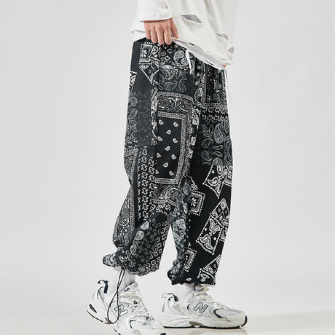 ワイド シルエット ペイズリー ダンス 衣装 カーゴ パンツ ブラック　韓国 メンズのパンツ(ワークパンツ/カーゴパンツ)の商品写真