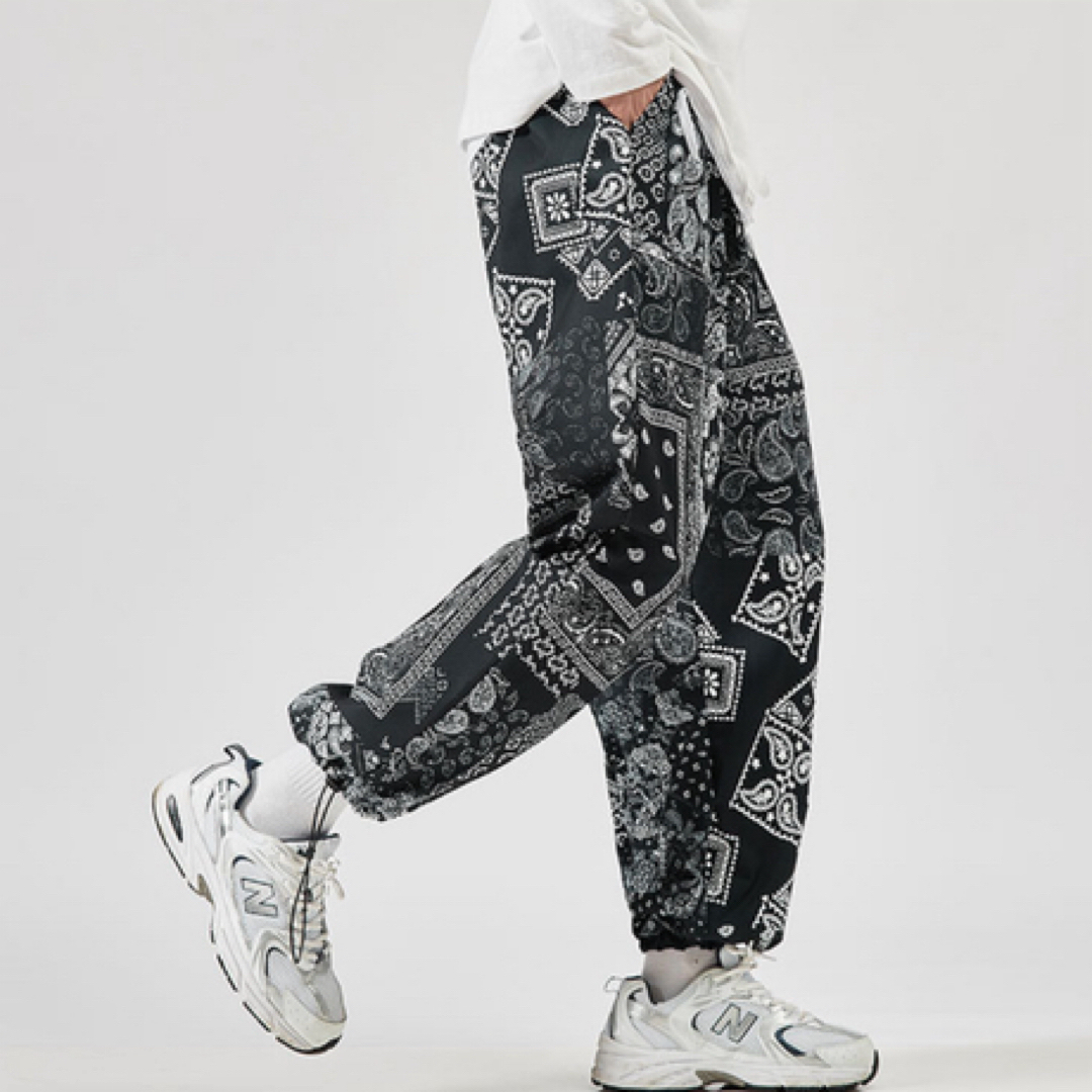 ワイド シルエット ペイズリー ダンス 衣装 カーゴ パンツ ブラック　韓国 メンズのパンツ(ワークパンツ/カーゴパンツ)の商品写真