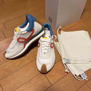 LOEWE(スニーカー ・ ホワイト/白色系)のフリマアイテム一覧 LOEWE(スニーカー ・ ホワイト/白色系)のフリマアイテム一覧