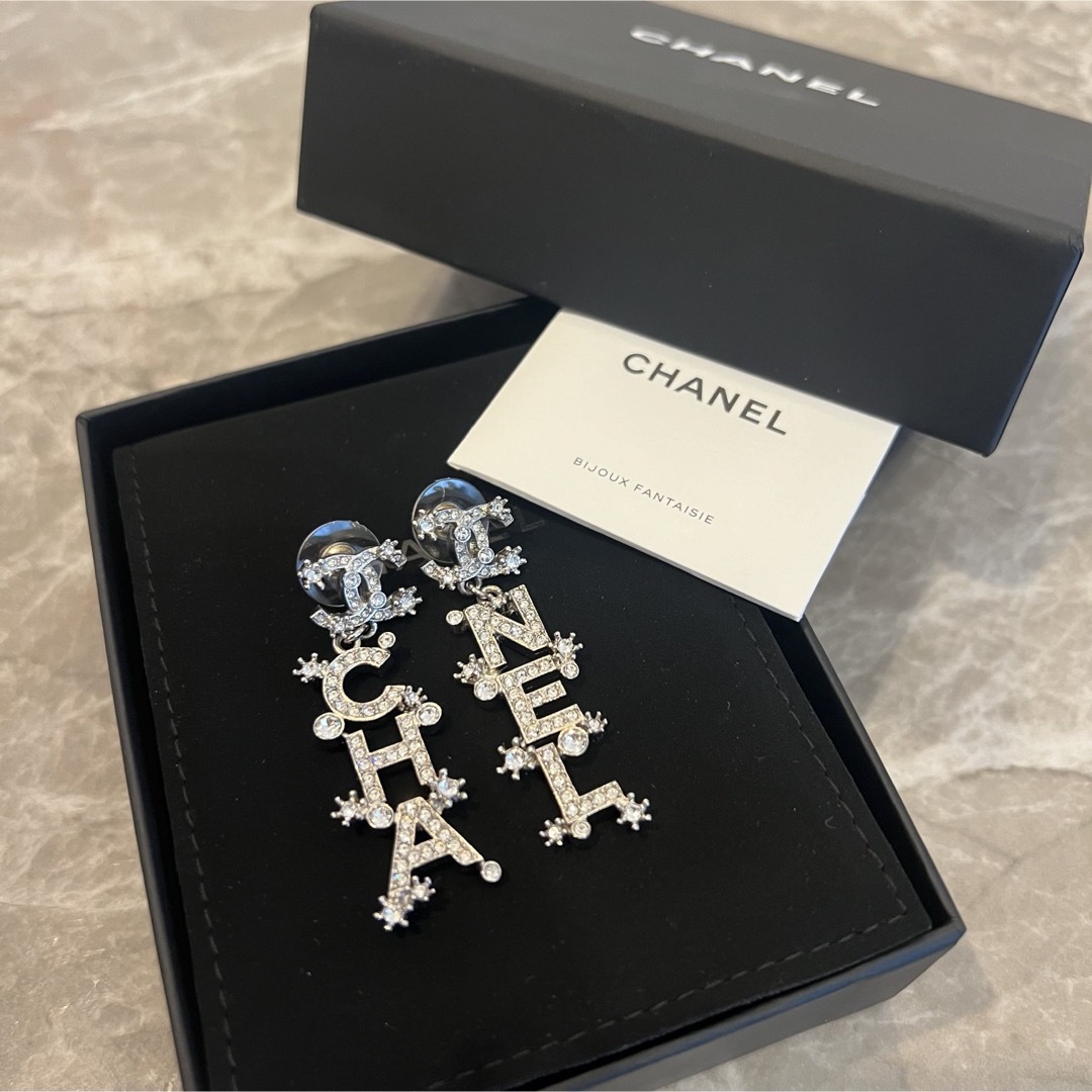 CHANEL(シャネル)のCHANEL シャネル ココマーク ピアス メタル ラインストーン レディースのアクセサリー(ピアス)の商品写真