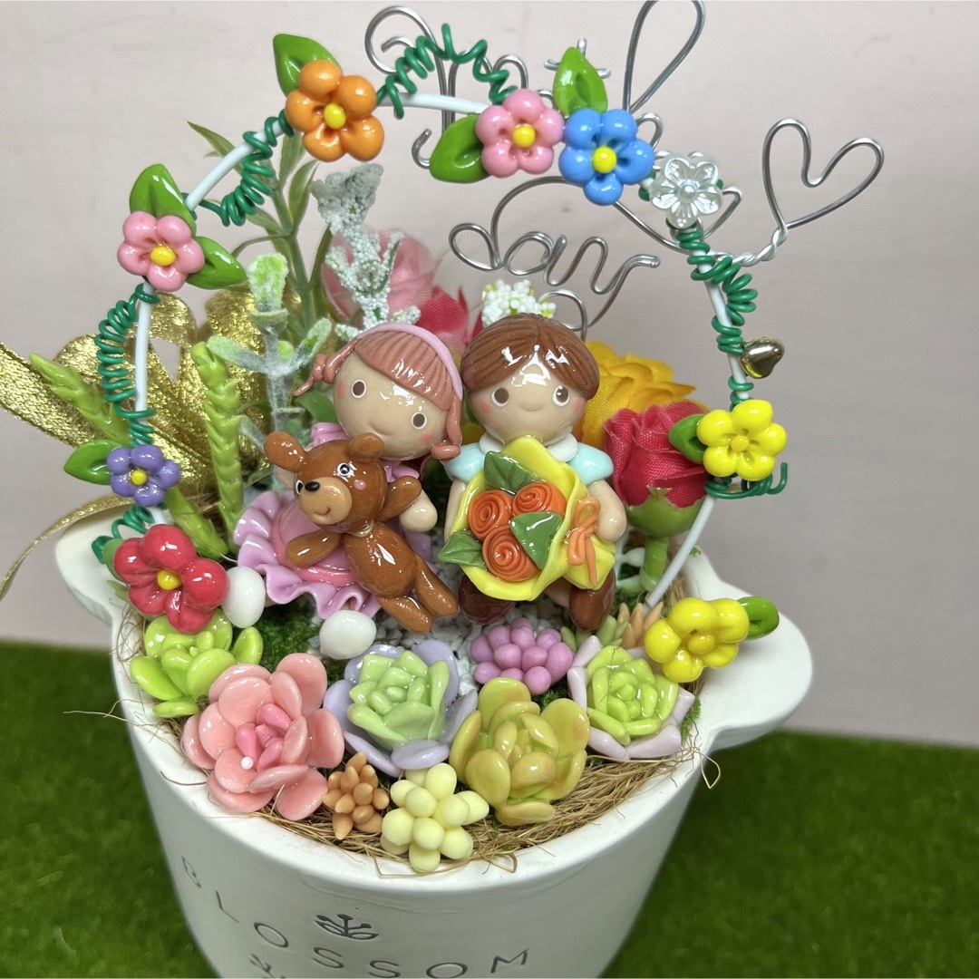 〜多肉植物寄せ植え〜樹脂粘土レジン(粘土細工)母の日の置物 ハンドメイドのフラワー/ガーデン(プランター)の商品写真