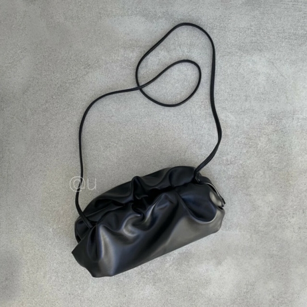 ガマグチ ギャザー 2way 3way ショルダーバッグ 黒 斜めがけ 韓国通販 レディースのバッグ(ショルダーバッグ)の商品写真