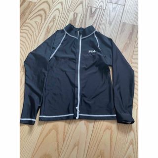 美品　FILA ラッシュガード　キッズ　140 黒(水着)