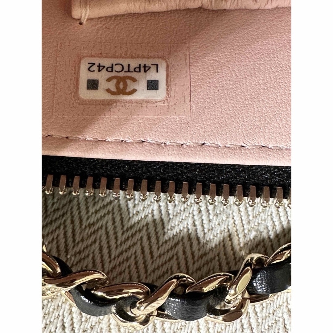 CHANEL(シャネル)の【未使用】シャネル CHANEL エナメル　ヴァニティー ミニバッグ レディースのバッグ(ショルダーバッグ)の商品写真