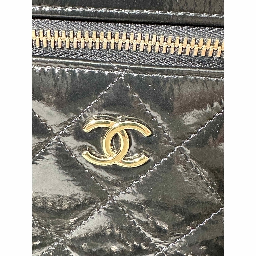 CHANEL(シャネル)の【未使用】シャネル CHANEL エナメル　ヴァニティー ミニバッグ レディースのバッグ(ショルダーバッグ)の商品写真