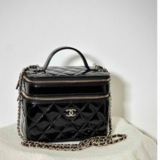 シャネル(CHANEL)の【未使用】シャネル CHANEL エナメル　ヴァニティー ミニバッグ(ショルダーバッグ)