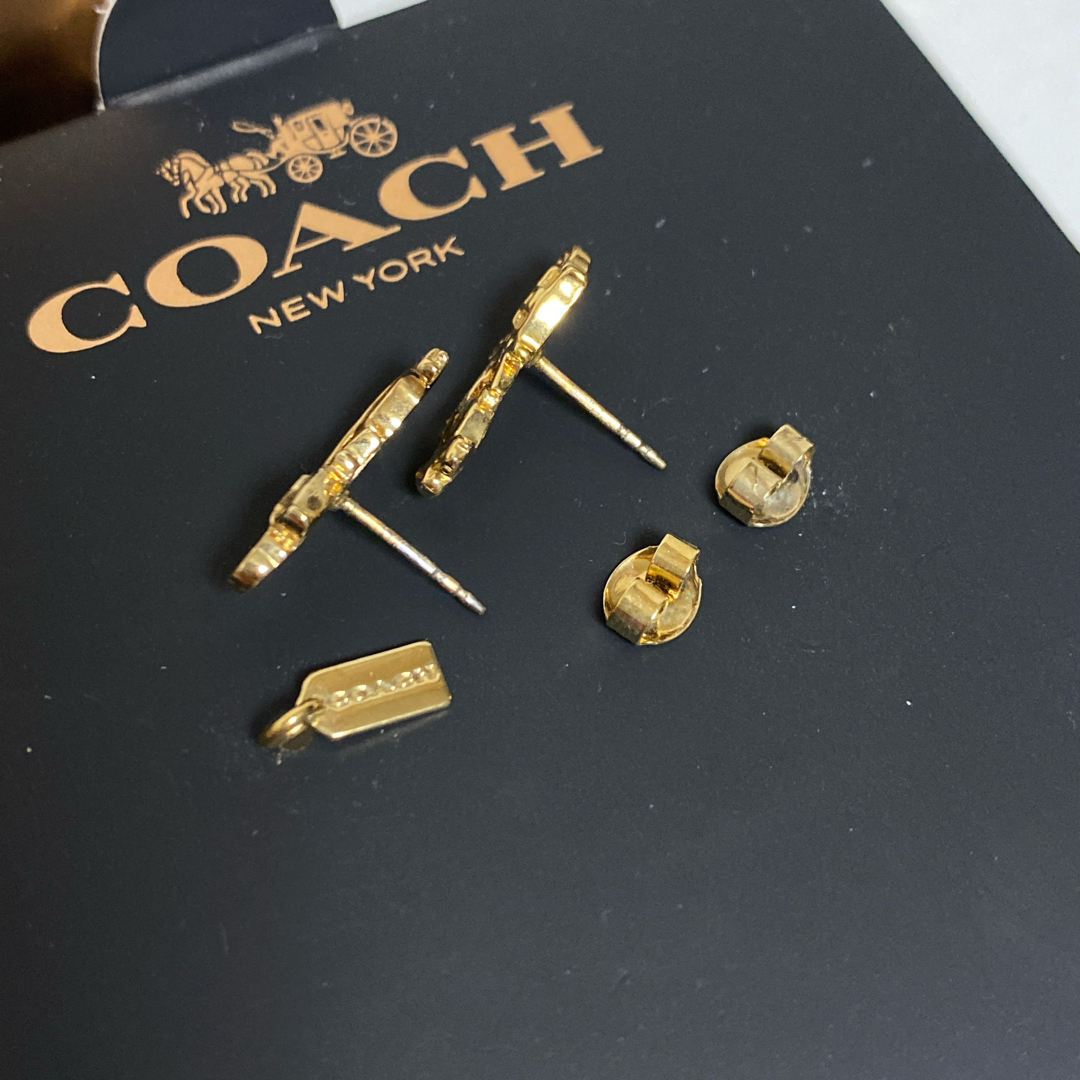 COACH(コーチ)のコーチ coach ホースアンドキャリッジ ピアス ゴールド レディースのアクセサリー(ピアス)の商品写真