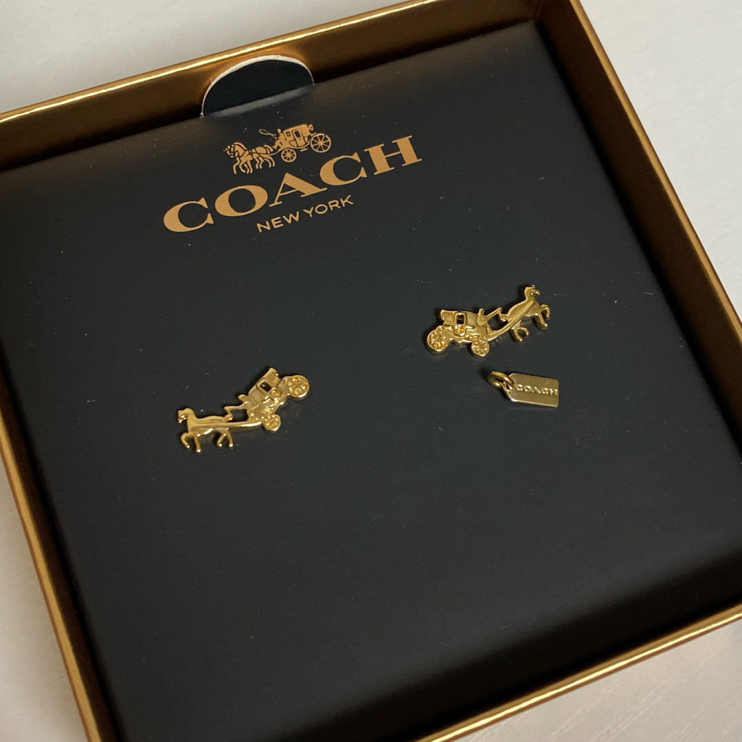 COACH(コーチ)のコーチ coach ホースアンドキャリッジ ピアス ゴールド レディースのアクセサリー(ピアス)の商品写真