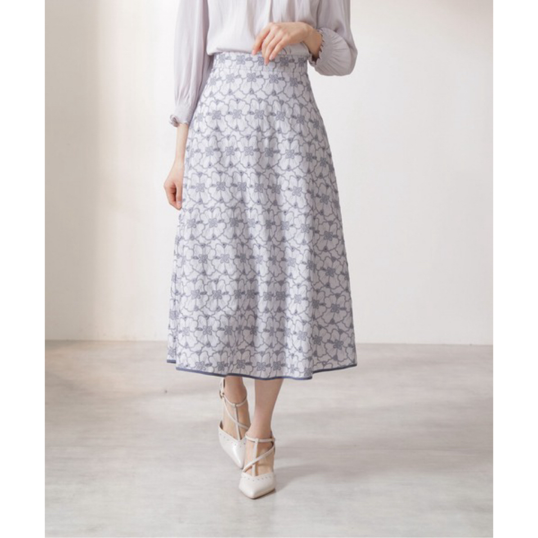 PROPORTION BODY DRESSING(プロポーションボディドレッシング)のPROPORTION❤️エンブロイダリーフラワスカート　プロポーション レディースのスカート(ロングスカート)の商品写真