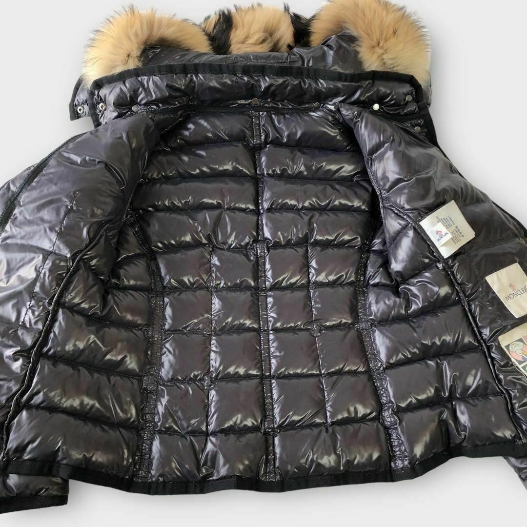 MONCLER(モンクレール)のモンクレール レディース ダウン アルモワーズ フード ファー ラクーンL〜XL レディースのジャケット/アウター(ダウンジャケット)の商品写真