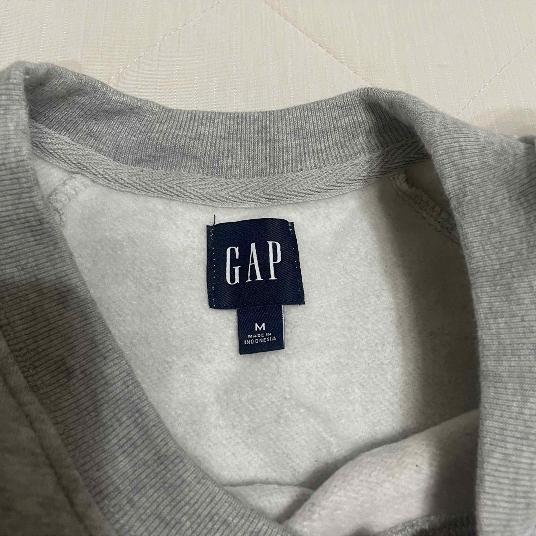 GAP(ギャップ)のギャップ　スパンコールトレーナー　M レディースのトップス(トレーナー/スウェット)の商品写真