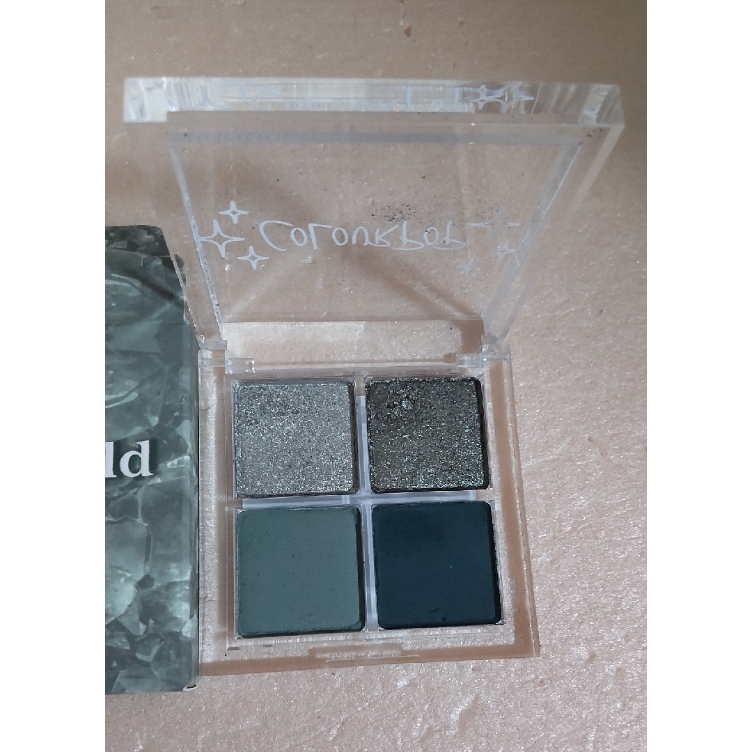 colourpop(カラーポップ)の【used】カラーポップ　アイシャドウパレットAn Emerald Away コスメ/美容のベースメイク/化粧品(アイシャドウ)の商品写真