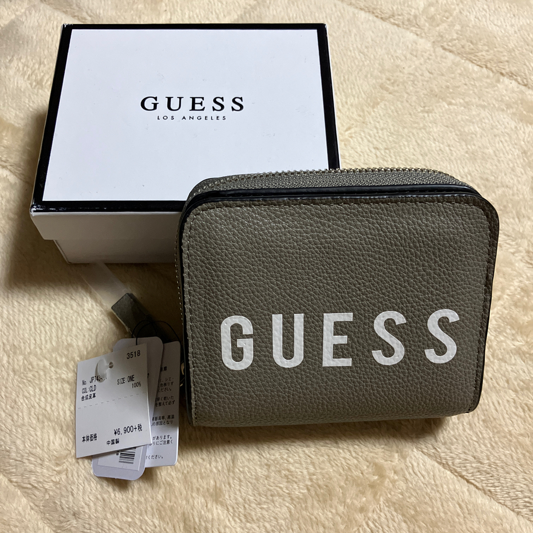 GUESS(ゲス)のGUESS 財布　グレー レディースのファッション小物(財布)の商品写真