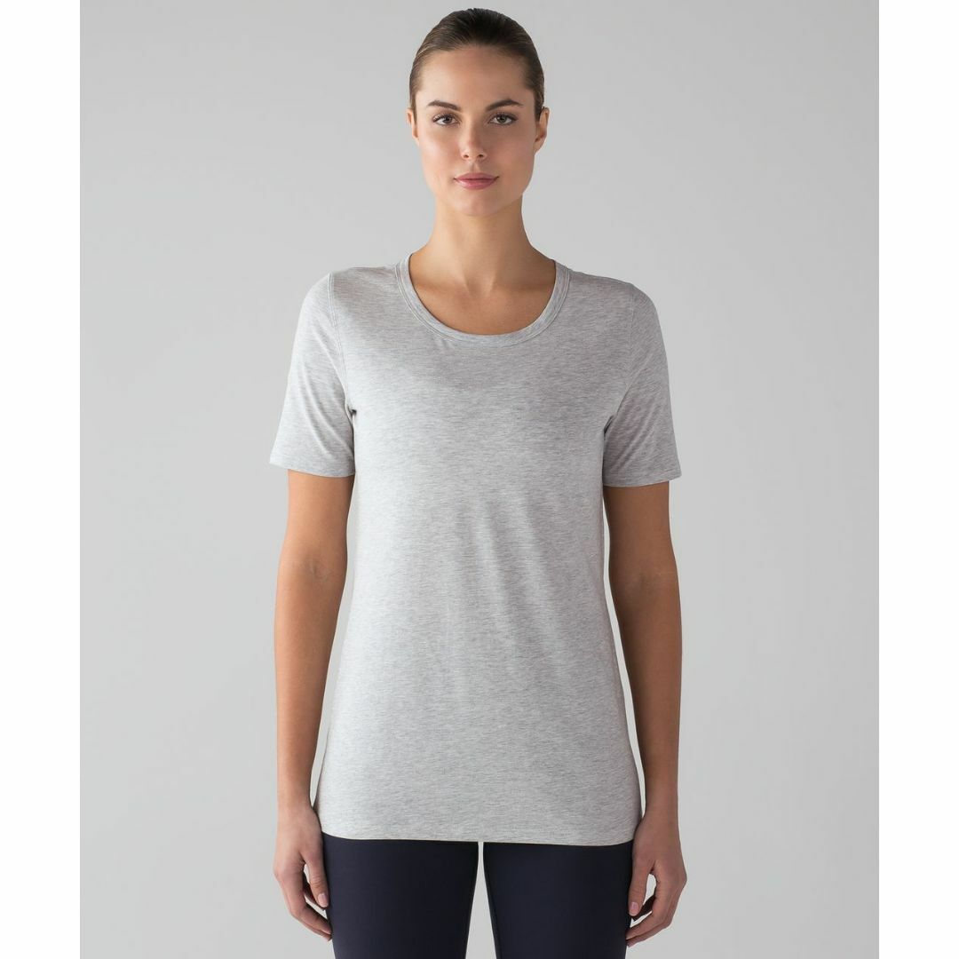 lululemon(ルルレモン)のルルレモン Lululemon Love Tee Crew II サイズ2or4 レディースのトップス(Tシャツ(半袖/袖なし))の商品写真