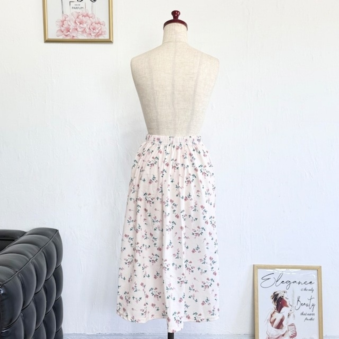 新品　スカート　フレアスカート　Aラインスカート　小花柄スカート レディースのスカート(ロングスカート)の商品写真