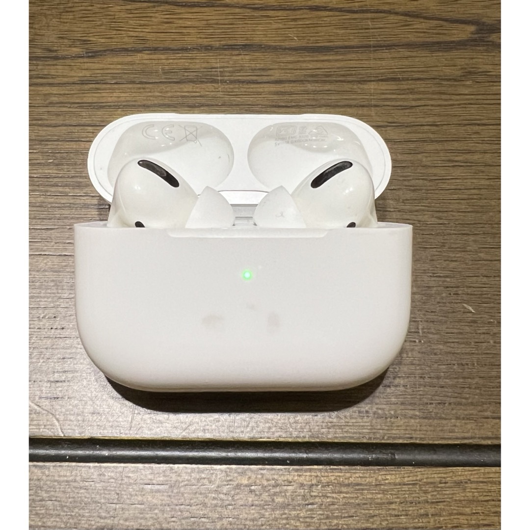 Apple(アップル)のApple AirPods Pro  MWP22J/A 第一世代 スマホ/家電/カメラのオーディオ機器(ヘッドフォン/イヤフォン)の商品写真