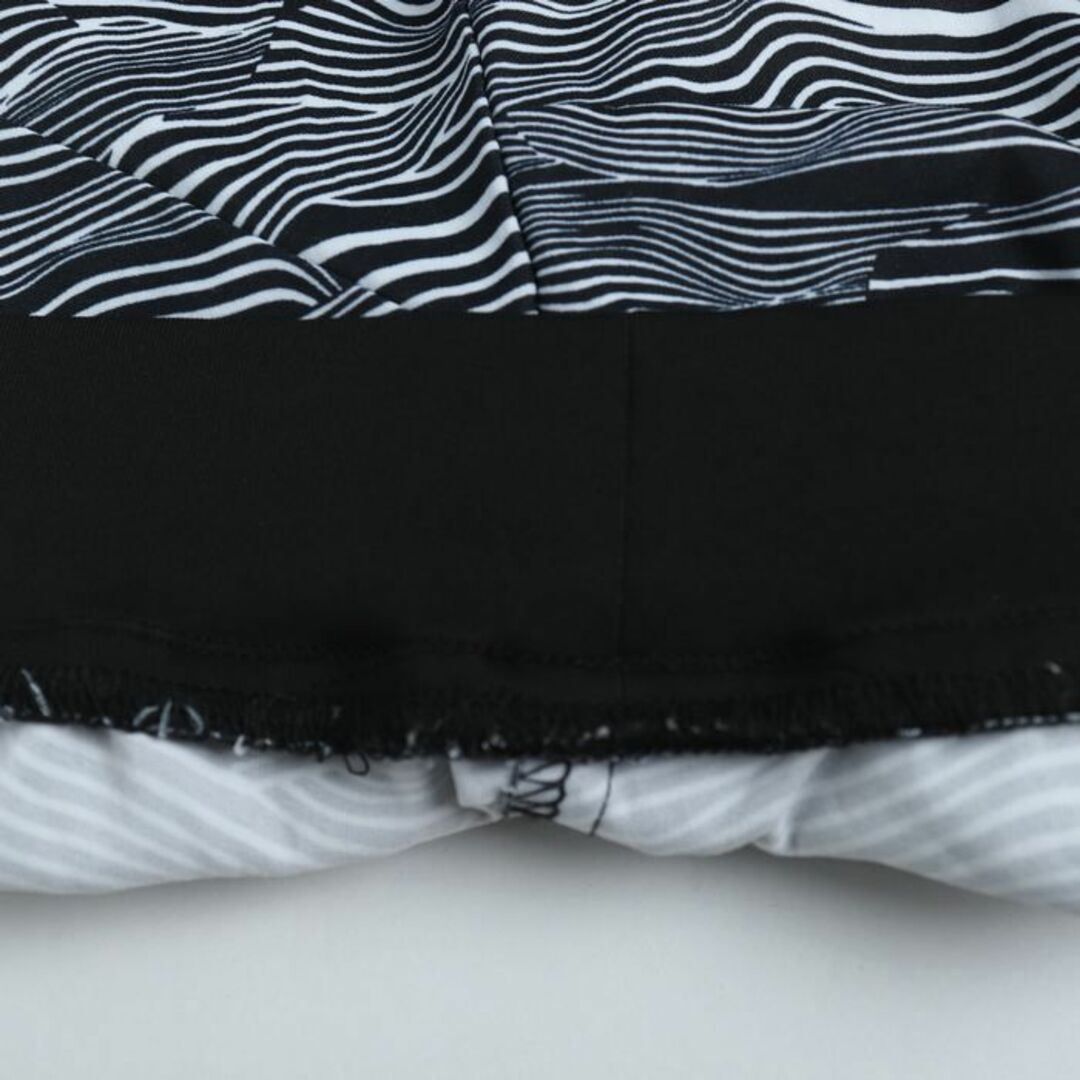 adidas(アディダス)のアディダス クロップドパンツ ボトムス 総柄 スポーツウエア レディース Mサイズ 黒×白 adidas レディースのパンツ(クロップドパンツ)の商品写真