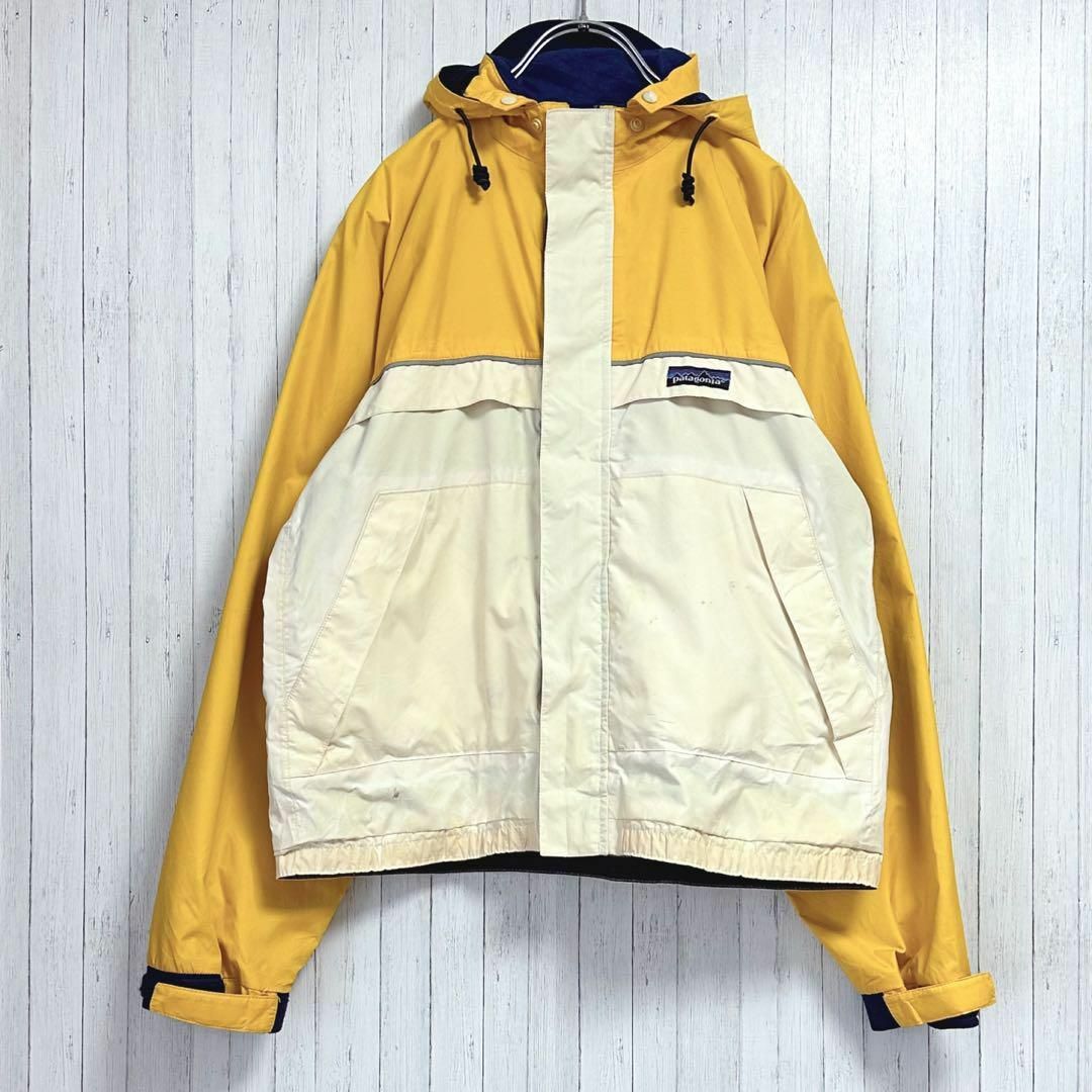 patagonia(パタゴニア)のパタゴニア　マウンテンパーカー　イエロー　ジップアップ　アウトドア　XS メンズのジャケット/アウター(マウンテンパーカー)の商品写真