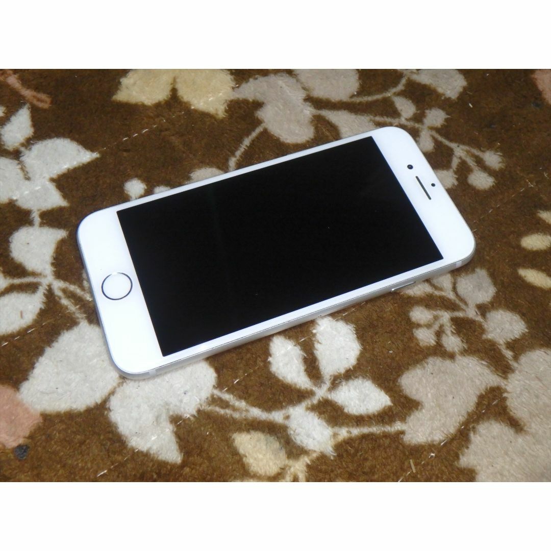 Apple(アップル)のiPhone7  A1779 スマートフォン ジャンク　B スマホ/家電/カメラのスマートフォン/携帯電話(スマートフォン本体)の商品写真