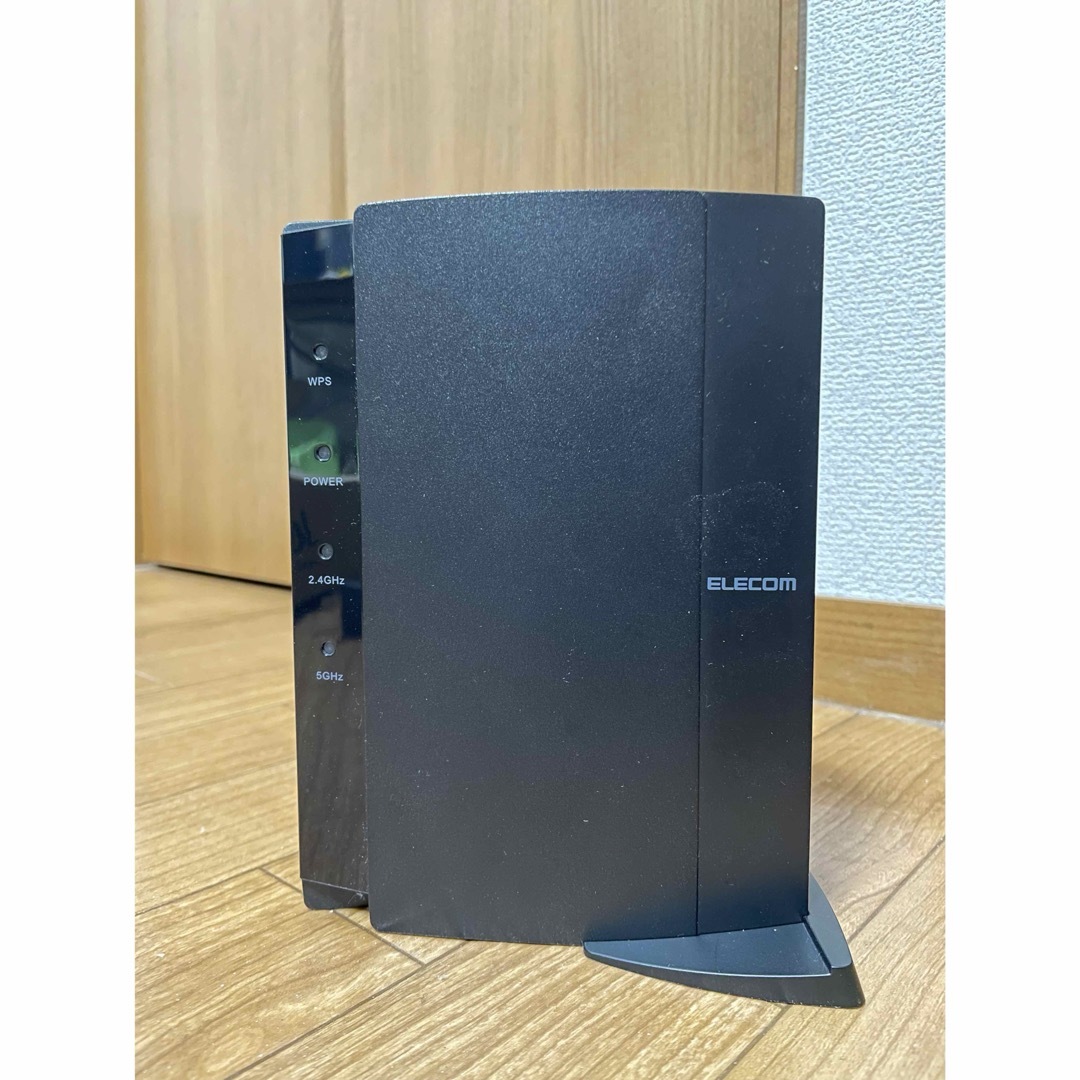 ELECOM(エレコム)のエレコム 11ac 867+300Mbps 無線LANルーター WRC-1167 スマホ/家電/カメラのPC/タブレット(PC周辺機器)の商品写真