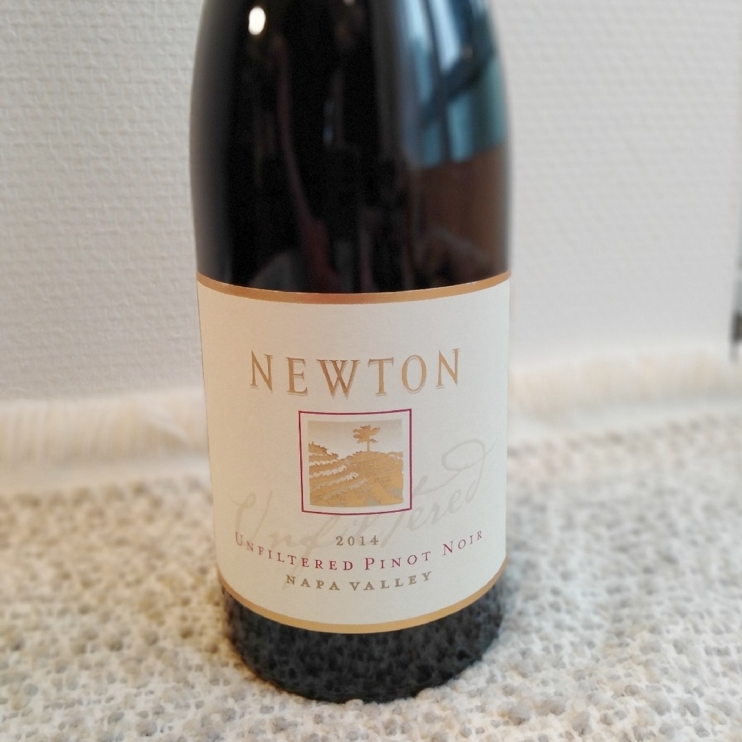 MOËT & CHANDON(モエエシャンドン)の【新品未開封】Newton ニュートン 2014 ピノ・ノワール  750ml 食品/飲料/酒の酒(ワイン)の商品写真