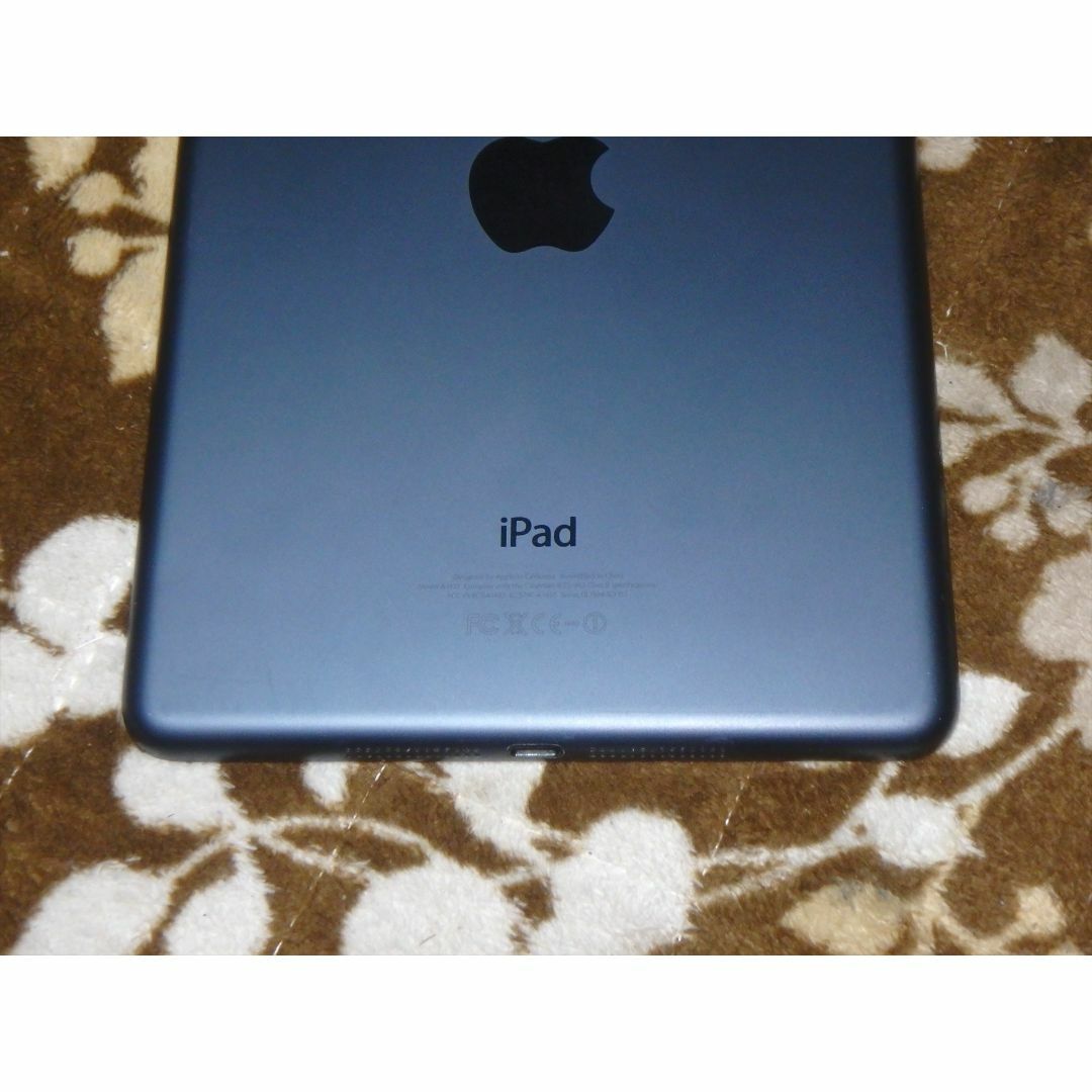Apple(アップル)の iPad mini Wi-Fi ホワイト A1432 ジャンク スマホ/家電/カメラのPC/タブレット(タブレット)の商品写真