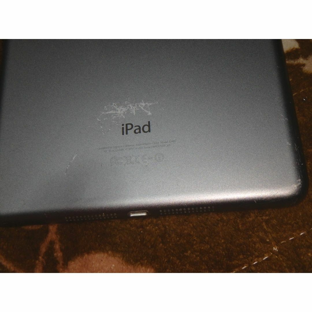Apple iPad mini第2世代 Wi-Fiモデル A1489 ジャンク  スマホ/家電/カメラのPC/タブレット(タブレット)の商品写真