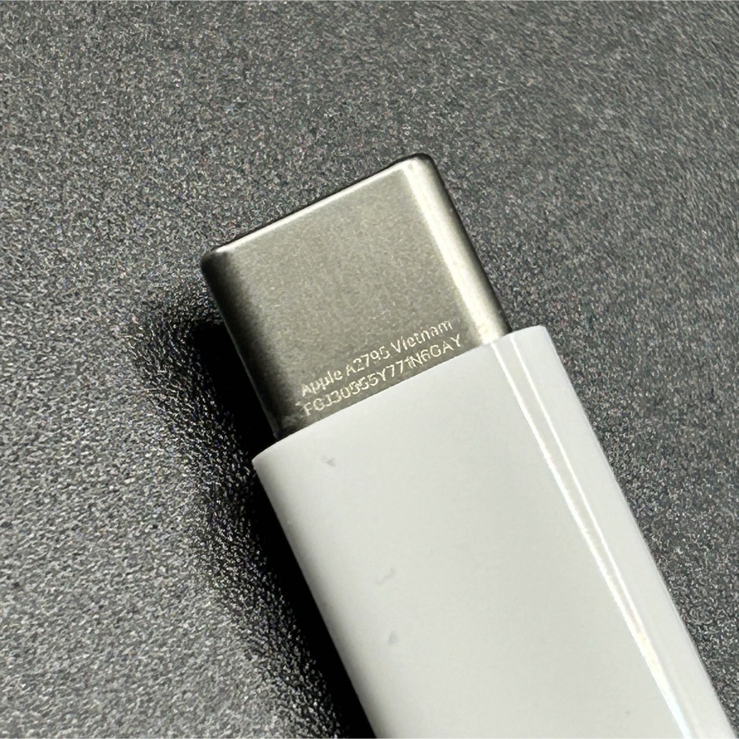 Apple(アップル)の【正規品】Apple純正 編み込み式USB-C充電ケーブル 1m 60W スマホ/家電/カメラのスマートフォン/携帯電話(バッテリー/充電器)の商品写真