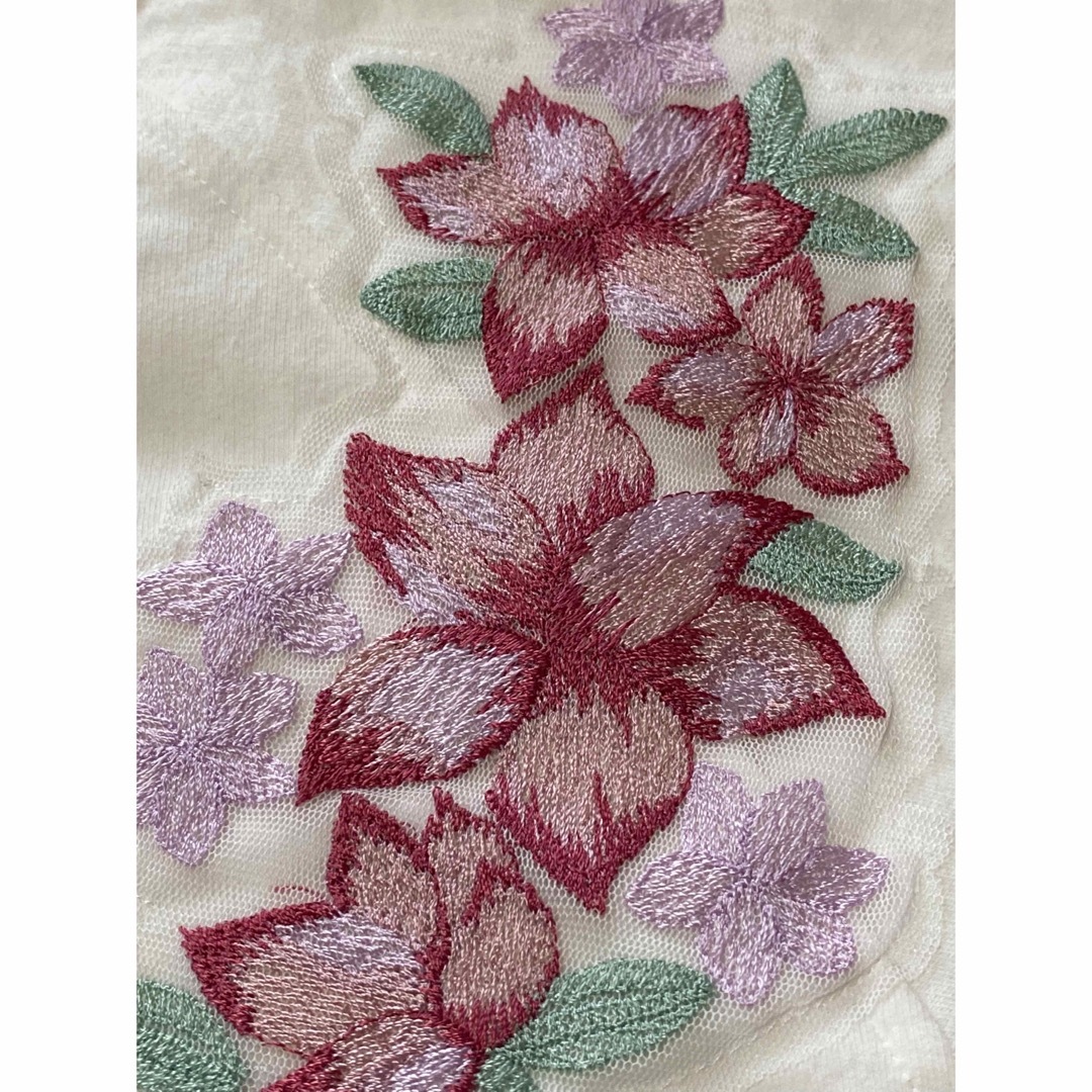 rienda(リエンダ)のrienda♡⃛リバーシブル 花柄 刺繍ノーカラースウェット ジップ ブルゾン レディースのトップス(トレーナー/スウェット)の商品写真