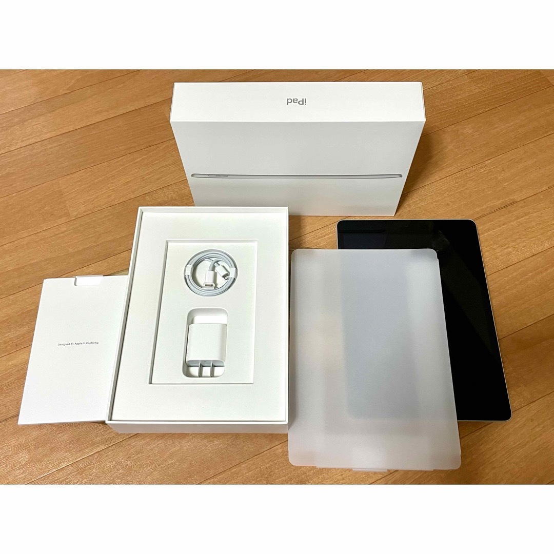 Apple(アップル)の【新品同様/超美品】アップル iPad 第9世代 WiFi 64GB シルバー スマホ/家電/カメラのPC/タブレット(タブレット)の商品写真