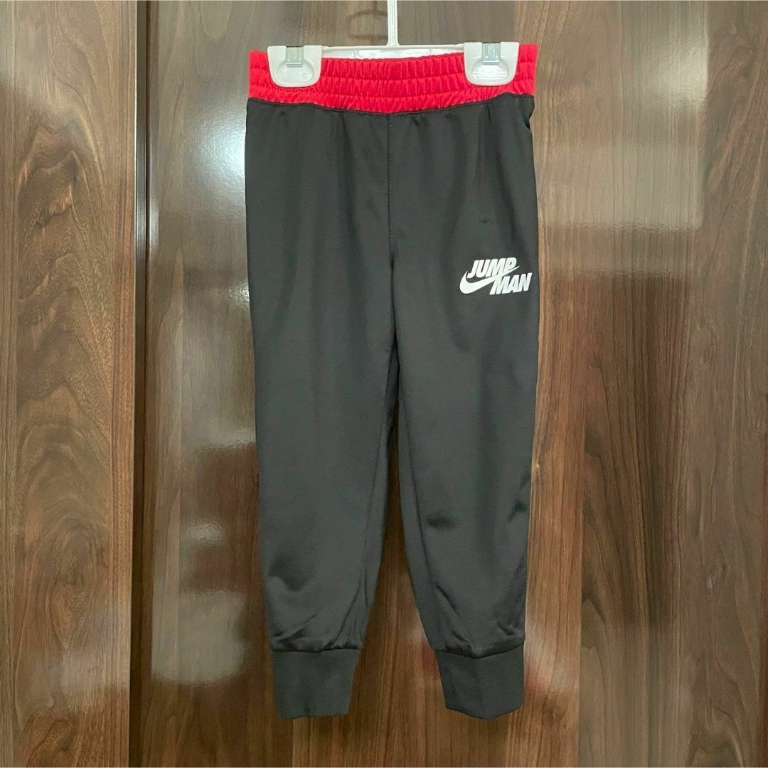 NIKE(ナイキ)の【新品未使用】子供服 ジャージ上下 ジョーダン NIKE 3years キッズ/ベビー/マタニティのキッズ服男の子用(90cm~)(ジャケット/上着)の商品写真