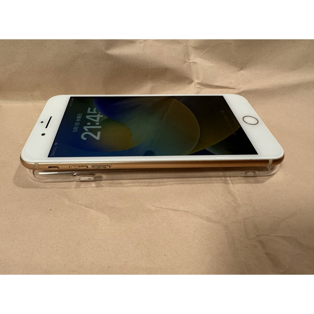 Apple(アップル)のiPhone8 Plus 256GB ゴールド SIMフリー スマホ/家電/カメラのスマートフォン/携帯電話(スマートフォン本体)の商品写真