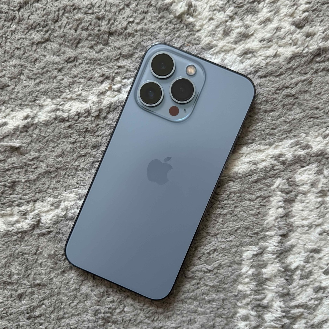Apple(アップル)のsimフリー iphone13pro 256GB Blue 残量100% スマホ/家電/カメラのスマートフォン/携帯電話(スマートフォン本体)の商品写真