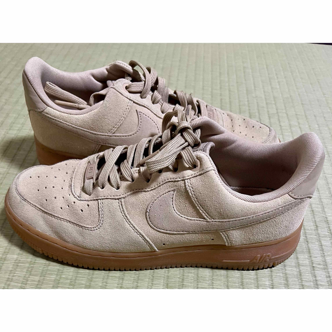 NIKE(ナイキ)のNIKE AIR FORCE 1 LOW '07 LV8 SUEDE 27 メンズの靴/シューズ(スニーカー)の商品写真