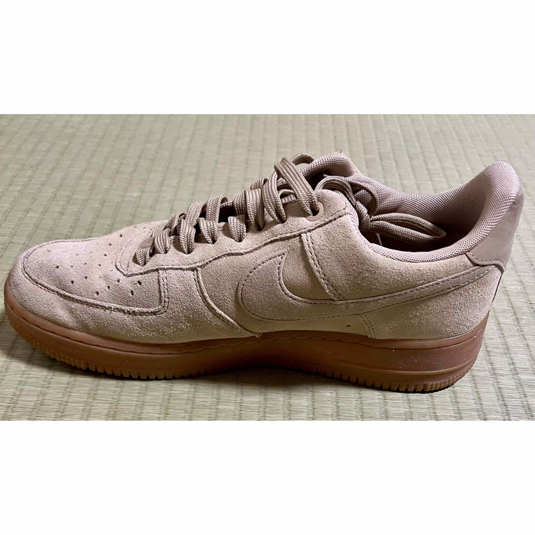 NIKE(ナイキ)のNIKE AIR FORCE 1 LOW '07 LV8 SUEDE 27 メンズの靴/シューズ(スニーカー)の商品写真